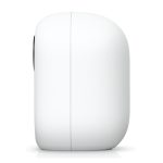 Ubiquiti Instant G6 Cámara de seguridad IP, resolución 3840 x 2160 pixeles, SKU UVC-G6-INS-W, montada en la pared.