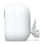 Ubiquiti Instant G6 Cámara de seguridad IP, resolución 3840 x 2160 pixeles, SKU UVC-G6-INS-W, montada en la pared.