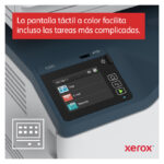 Imagen de la impresora multifuncional inalámbrica Xerox C235 con capacidad de 22 ppm, incluyendo funciones de copia, impresión, escaneado y fax. SKU: C235V_DNI.