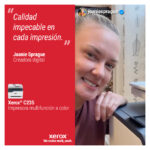 Imagen de la impresora multifuncional inalámbrica Xerox C235 con capacidad de 22 ppm, incluyendo funciones de copia, impresión, escaneado y fax. SKU: C235V_DNI.