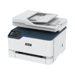 Imagen de la impresora multifuncional inalámbrica Xerox C235 con capacidad de 22 ppm, incluyendo funciones de copia, impresión, escaneado y fax. SKU: C235V_DNI.