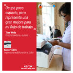 Imagen de la impresora multifuncional inalámbrica Xerox C235 con capacidad de 22 ppm, incluyendo funciones de copia, impresión, escaneado y fax. SKU: C235V_DNI.