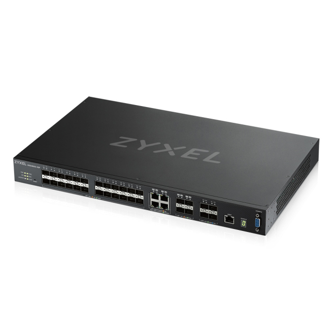 Zyxel switch gestionado L3 con 24 puertos SFP+ y 8 puertos 10G Imagen del Zyxel XGS4600-32F switch gestionado L3 de color negro con 24 puertos SFP+ y 8 puertos 10G, SKU XGS4600-32F-ZZ0102F
