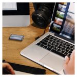 Disco duro externo ADATA Elite SE880 de 4 TB con conexión USB Tipo C y USB 3.2 Gen 2x2, en color gris. SKU AELI-SE880-4TCGY.