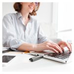 ADATA UE800 unidad flash con 1TB de capacidad, USB Tipo C 3.2 Gen 2 en color plata, SKU AELI-UE800-1T-CSG