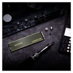 Imagen de la unidad de estado sólido ADATA ALEG-800-2000GCS de 2 TB con interfaz M.2 PCI Express 4.0 NVMe y tecnología 3D NAND