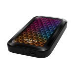 Imagen del ADATA SE770G, un disco duro externo de 2 TB con conectividad USB Tipo C 3.2 Gen 2 en color negro SKU ASE770G-2TU32G2-CBK