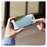 Cámara de seguridad Ring Spotlight Cam Plus Battery con resolución 1920 x 1080 píxeles, para montaje en techo o pared. SKU: 8SB1S2-BEU0