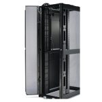 APC Rack PDU Basic Zero U, unidad de distribución de energía con 9 salidas AC, diseño 0U y color negro. SKU: AP7555A.