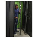 Unidad de distribución de energía APC APDU9953 con 24 salidas de corriente alterna en color negro, SKU: APDU9953