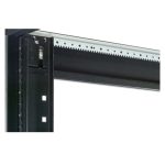 Rack APC NetShelter SX 42U independiente en color negro, SKU AR3100X610, ideal para centros de datos