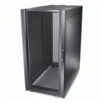 Rack independiente APC NetShelter SX 24U, medidas 600mm x 1070mm, color negro. SKU AR3104.