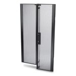 Rack independiente APC NetShelter SX 24U, medidas 600mm x 1070mm, color negro. SKU AR3104.