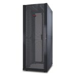 Rack o bastidor independiente APC NetShelter SX 42U en color negro, SKU AR3140. Ideal para centros de datos y servidores.