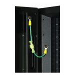Imagen del APC NetShelter SX 42U Rack o bastidor independiente en color negro, SKU AR3150X610, ideal para centros de datos y almacenamiento de equipos.