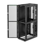 Imagen del APC AR3200B2, un armario rack de 52U en color blanco, ideal para mejorar la organización de centros de datos. SKU: AR3200B2