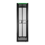Armario rack APC modelo AR3300B2, capacidad de 42U, color negro, SKU: AR3300B2. Ideal para servidores y equipos de red.