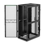 Imagen del armario rack APC AR3340B2 en color blanco, con 52U de capacidad y ventilación optimizada. SKU: AR3340B2