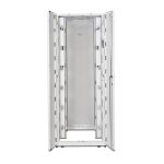 Imagen del armario rack 48U APC AR3357W de puertas perforadas, diseñado para centros de procesamiento de datos, SKU AR3357W