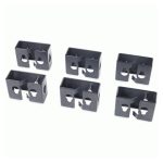 Soportes de Contención de Cables APC AR7710 en color negro para organización eficiente de cables en soluciones de suministro eléctrico.