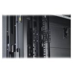 APC NetShelter Zero U Accessory Mounting Bracket, diseñado para la organización y sujeción de accesorios en racks de servidores. SKU: AR7711