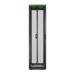 APC armario rack 48U de color negro, SKU ER6820. Ideal para organización y seguridad de equipos TI en CPD.