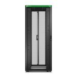 Imagen del APC armario rack 42U, modelo ER8220, en color negro, ideal para centros de datos, con gran espacio de almacenamiento y fácil acceso.