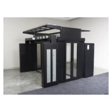 Imagen del APC accesorio de bastidor Marco para puerta, modelo FS-DR-2003-B, ideal para centros de datos