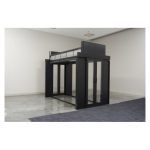 Imagen del APC accesorio de bastidor Marco para puerta, modelo FS-DR-2003-B, ideal para centros de datos