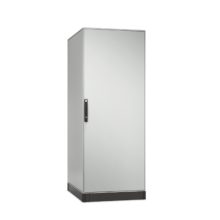 APC NSYSFRSEDC2812E armario rack de 42U para CPD, con configuración independiente y acabado en negro y gris