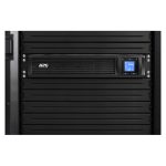Imagen del sistema de alimentación ininterrumpida APC modelo SMC1000I-2UC con capacidad de 1 kVA y 600 W, pantalla LCD y 4 salidas AC, SKU SMC1000I-2UC