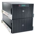 Sistema de alimentación ininterrumpida APC Smart-UPS On-Line de doble conversión con 15 kVA y 12000 W. 8 salidas AC. SKU: SURT15KRMXLI