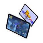 Vista frontal del Apple iPad Air en gris, modelo con 256 GB de almacenamiento, pantalla de 10.9 pulgadas y Wi-Fi 6. SKU: MM9L3NF/A.