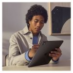 Apple iPad Pro con procesador Apple M, 512 GB de almacenamiento, pantalla de 27.9 cm (11 pulgadas), 8 GB de RAM, y Wi-Fi 6E (802.11ax), SKU: MVVD3TY/A?ES