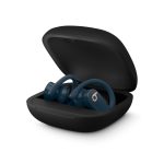 Auriculares inalámbricos Beats Powerbeats Pro de color marino, diseñados para deportes, con gancho de oreja y tecnología Bluetooth. SKU: MY592ZM/A