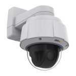 Imagen de la cámara de seguridad IP Axis modelo 01751-002 con resolución de 1920 x 1080 píxeles para instalación en exterior, vista lateral.