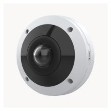 Imagen de la cámara de seguridad IP Axis M4317-PLR para exteriores, con resolución de 2560 x 1920 píxeles, SKU 02833-001, instalada en el techo.