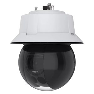 Vista de la cámara de seguridad IP Axis Q6358-LE con resolución 3840 x 2160 Pixeles, SKU 02977-301, montada en techo para uso interior y exterior