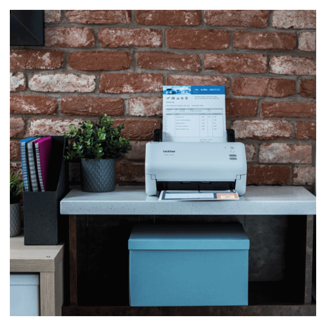 Brother ADS-4100 escaner Escáner con alimentador automático de documentos (ADF) 600 x 600 DPI A4 Negro, Blanco 2 escáner Brother ADS-4100 escaneando