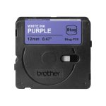 Brother BTAG-F35 cinta para impresora de etiquetas en blanco sobre morado, ideal para etiquetas duraderas y de alta visibilidad. SKU: BTAGF35.