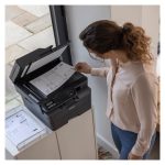 Imagen de la impresora multifunción Laser Brother MFC-L2827DWXL, con resolución 1200 x 1200 DPI, velocidad de 32 ppm y conectividad Wifi. SKU: MFCL2827DWXLRE1