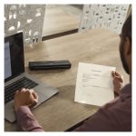 Impresora portátil Brother PJ823 con resolución de 300 x 300 DPI, tecnología térmica directa y conexión alámbrica, SKU PJ823Z1