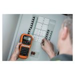 Brother PTE110VPYP1 impresora de etiquetas TZe QWERTY con resolución de 180 x 180 DPI y velocidad de 20 mm/s. SKU: PTE110VPYJ1