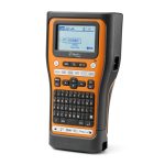 Impresora de etiquetas Brother PTE560BTVPQL1 con transferencia térmica, resolución de 180 x 180 DPI, velocidad de 20 mm/s, conectividad inalámbrica y alámbrica, compatible con HSE/TZe y Bluetooth.