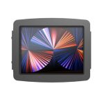 Imagen del soporte ajustable para monitor de Compulocks, modelo 827B830IPMSB, diseñado para mayor seguridad y compatibilidad con diferentes tablets