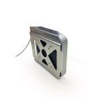 Soporte metálico de Compulocks para portátiles, modelo MMEN76, con ajuste seguro y diseño robusto.