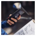 Imagen del Crosscall CORE-M5, un smartphone de 12,6 cm (4.95”), con ranura híbrida Dual SIM 4G, USB Tipo C, 4 GB de RAM, 64 GB de almacenamiento y batería de 4000 mAh en color negro. SKU: 1001012701335