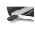 Adaptador Digitus USB Type-C™ a micro B, modelo DB-300523-000-S, ideal para conexiones rápidas y eficientes
