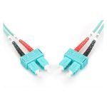Imagen del Digitus Cable de Conexión de Fibra Óptica Multimode OM 3, con conectores SC/SC de alta velocidad y SKU DK-2522-01/3, ideal para centros de datos.