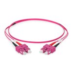 Cable de conexión multimode de fibra óptica Digitus OM4, con conectores SC/SC, ideal para centros de datos. SKU DK-2522-01-4